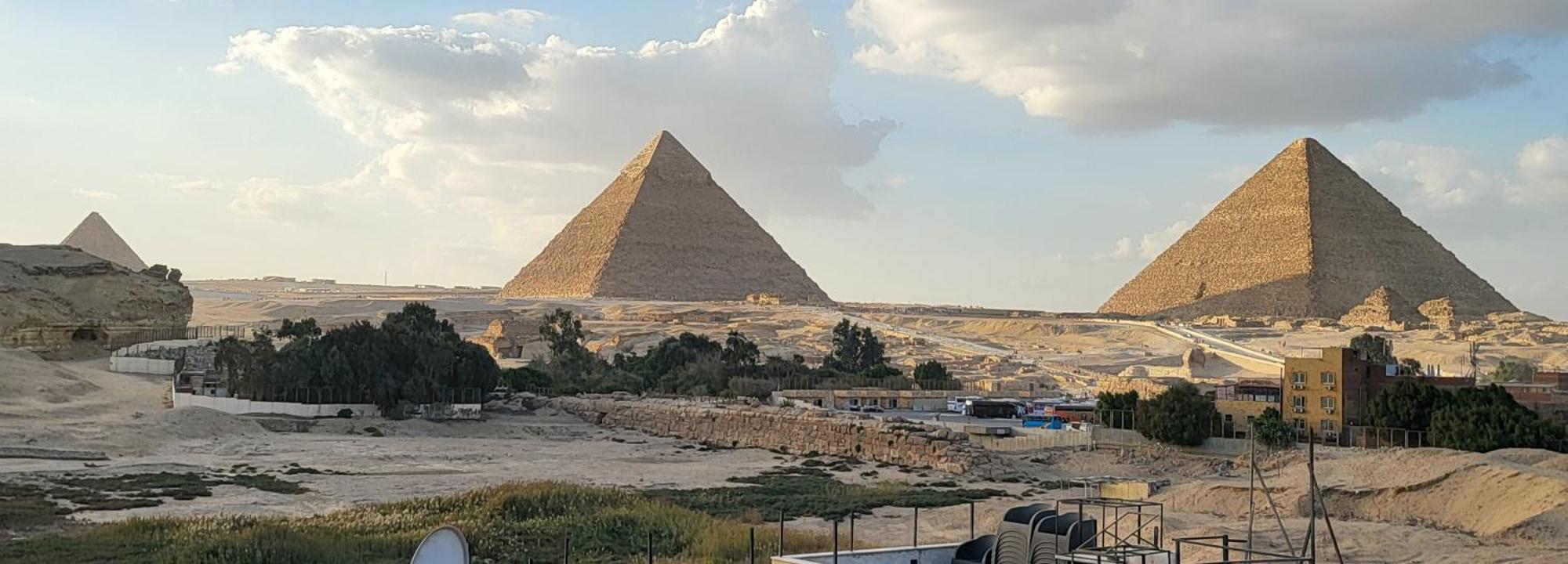 Youssef Pyramids * Kairo